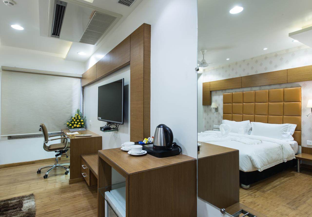 Hotel Atishay Bhópál Exteriér fotografie